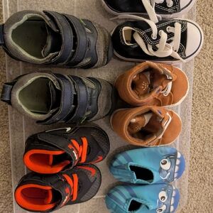 Nike Kids Sneakers in Black and Red